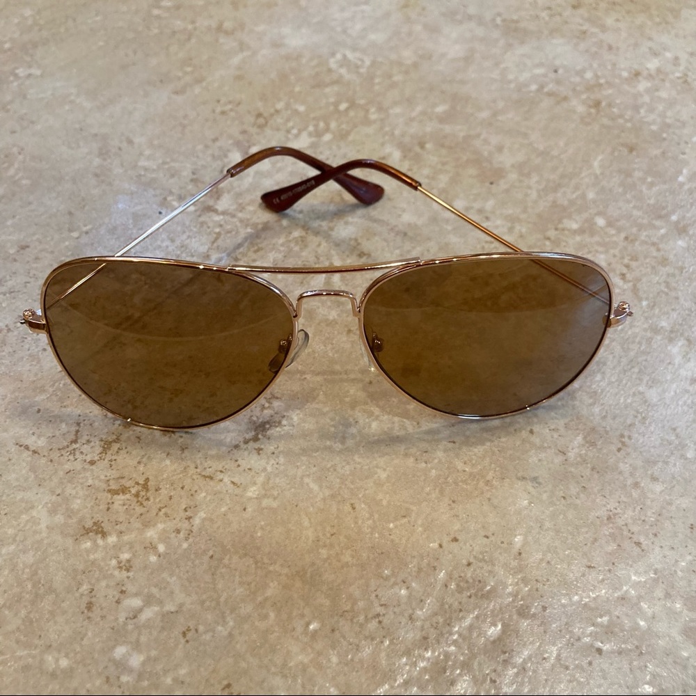 Gold Aviator Style Light Brown Sunglasses
